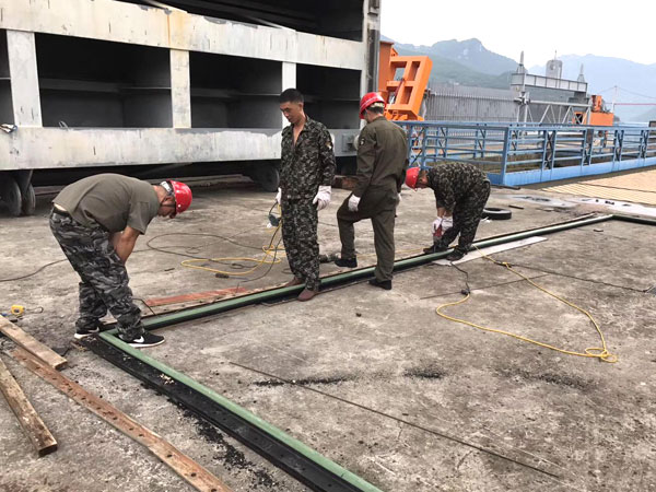 閘門水封更換、改造施工